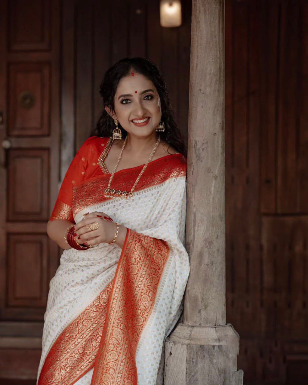 NXwear Premium Banarasi Silk Saree White Red Heavy Zari Border Pallu Wedding Festive Wear With Blouse