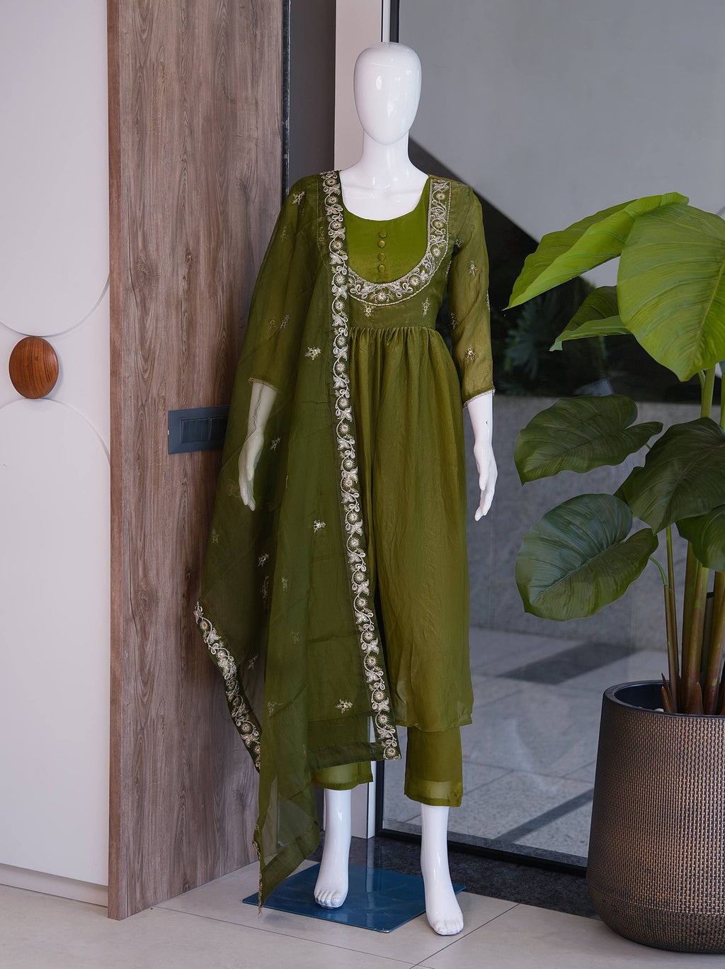 Floral Printed Kurti Pant Set | Casual & Festive Ethnic Wear